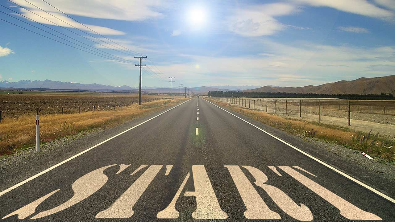 Road endless, start stands on the road