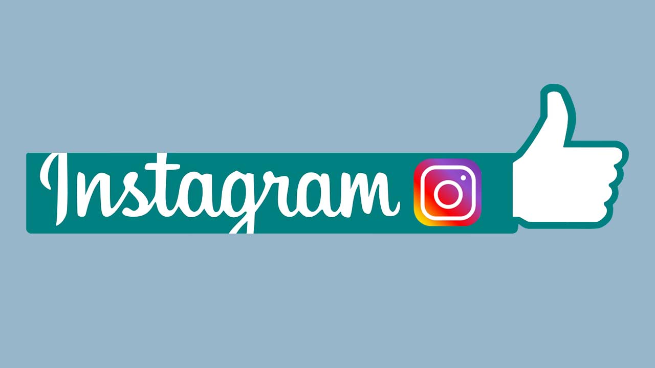 Lettering with the word Instagram and with the Instagram logo